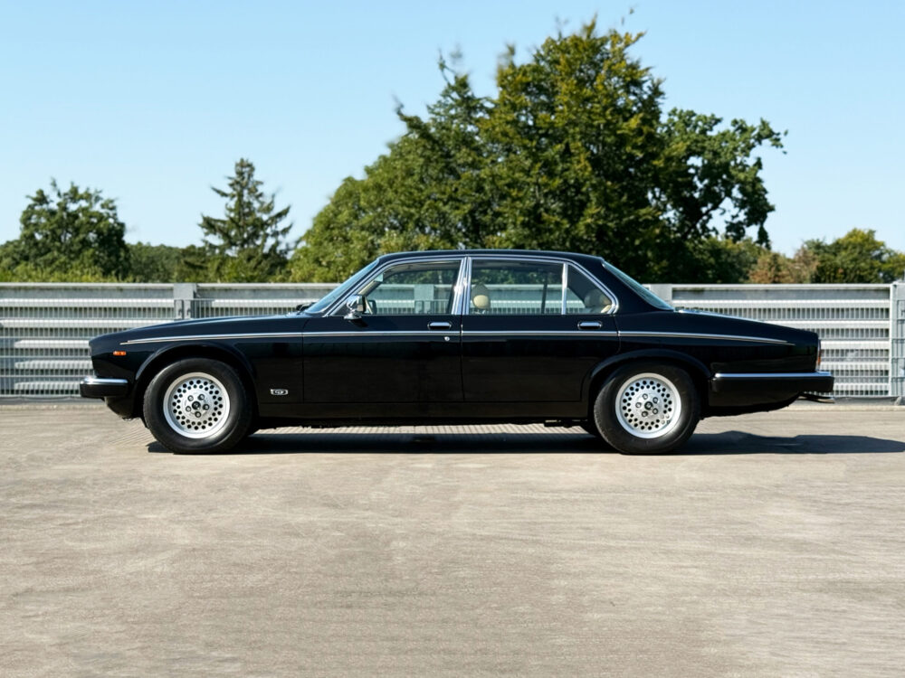 Jaguar XJ Daimler Double Six NIC Sportwagen